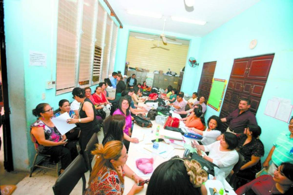 Honduras: Alumnos regresan a salones de clases