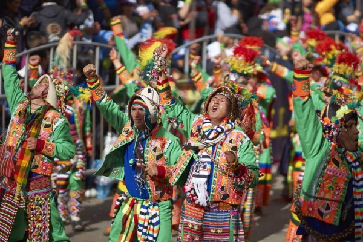 ¡Fiesta en las alturas! El teleférico de la Virgen del Socavón en Bolivia