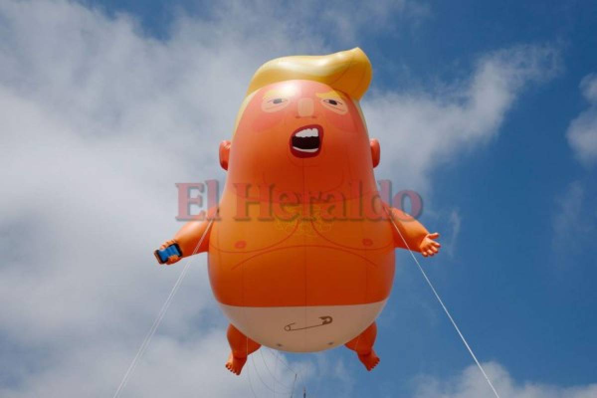 Un 'bebé Trump' flotó en el cielo de Londres. Foto AFP