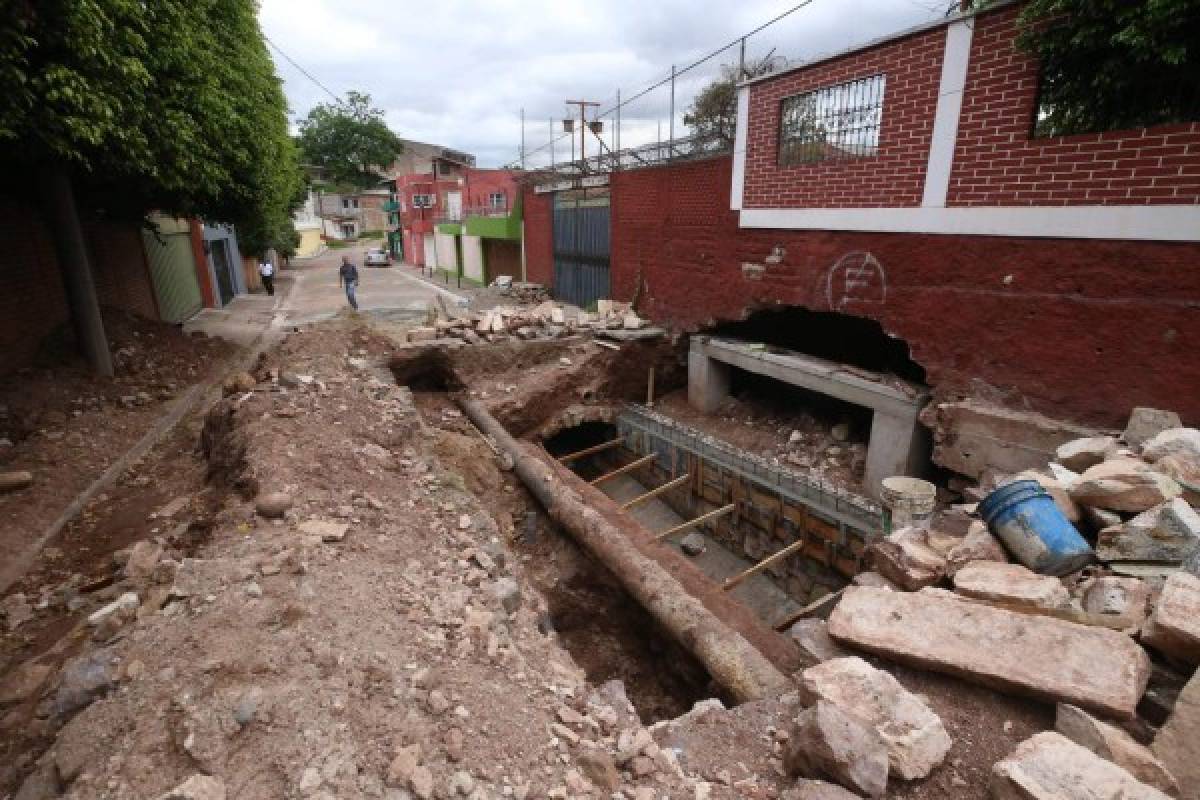 Se hunden las calles de la capital de Honduras por vetusto sistema de alcantarillado
