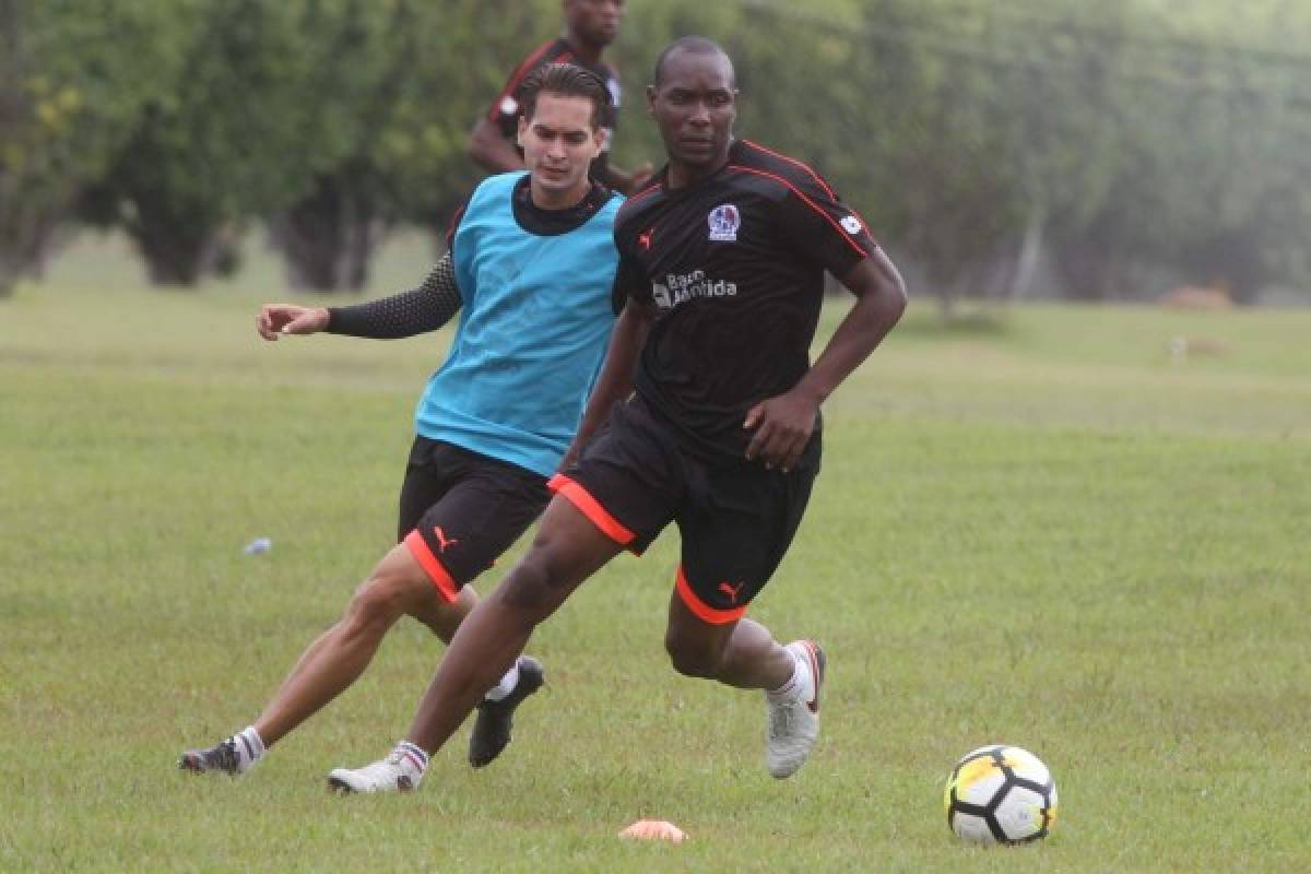 Carlos Restrepo afina al Olimpia para el primer round ante Alianza  