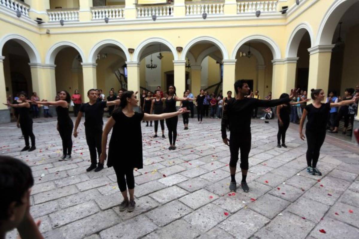 'Bailando alrededor del mundo” en Tegucigalpa