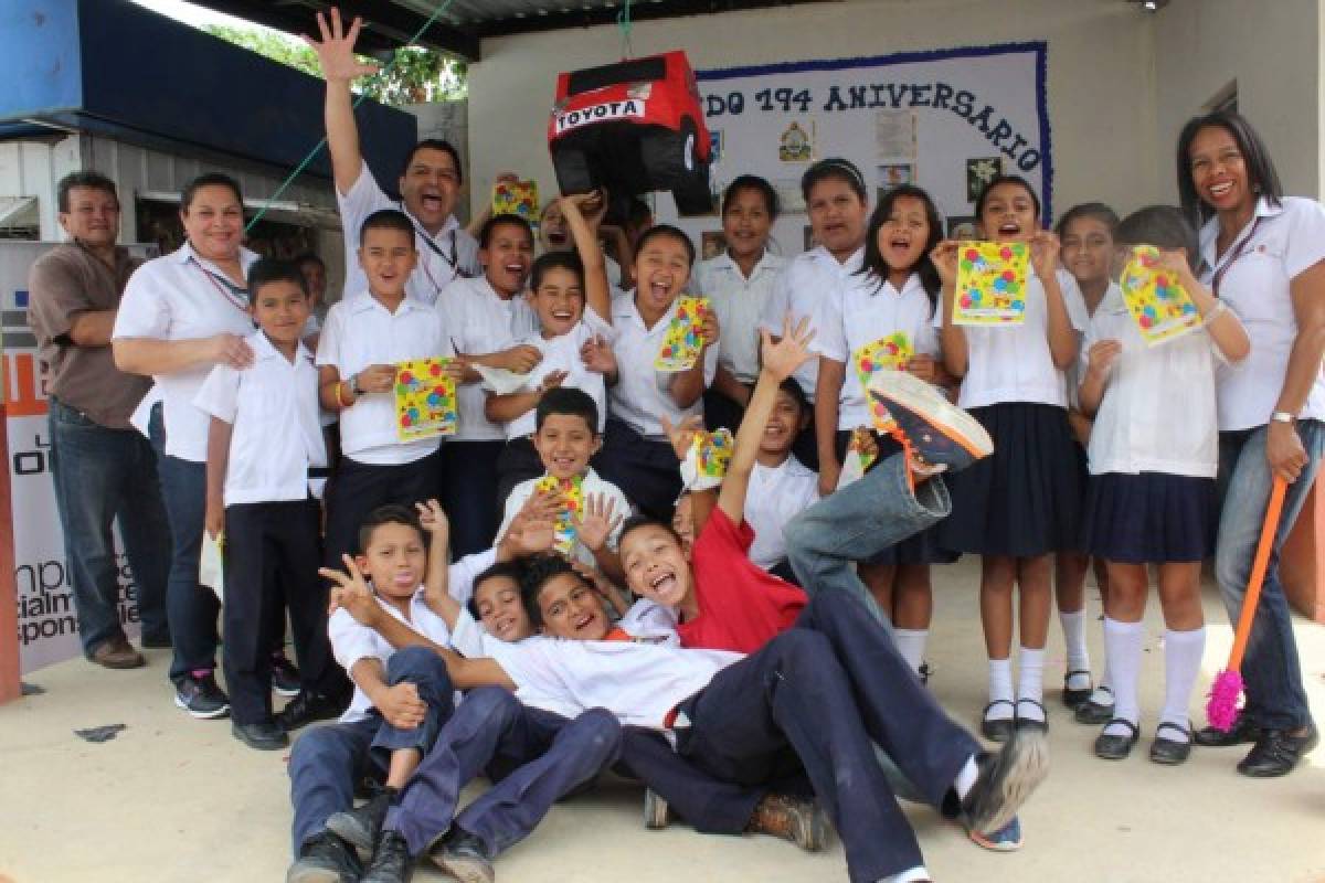 Grupo Flores lleva alegría a los niños