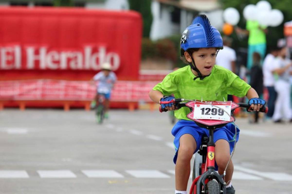 La Vuelta Infantil fue una fiesta multicolor para todos...