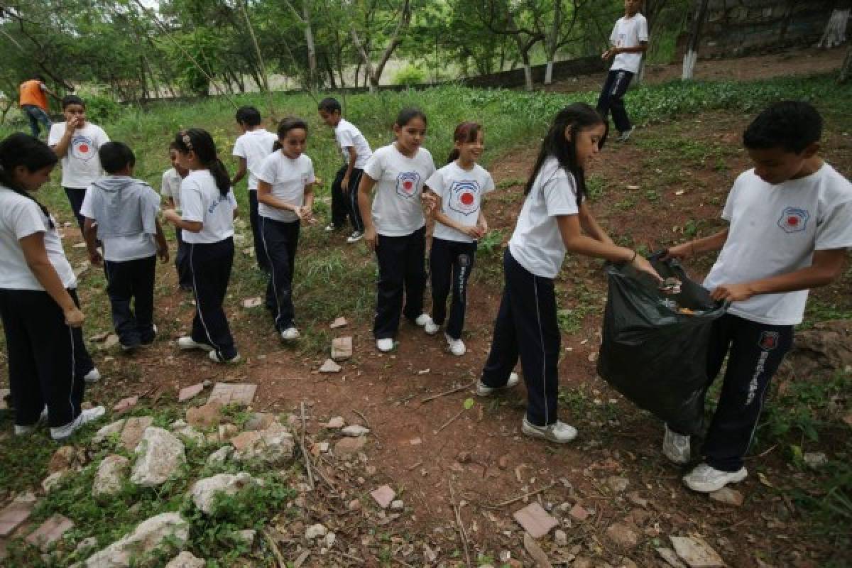 Jornada de limpieza en escuela El Japón