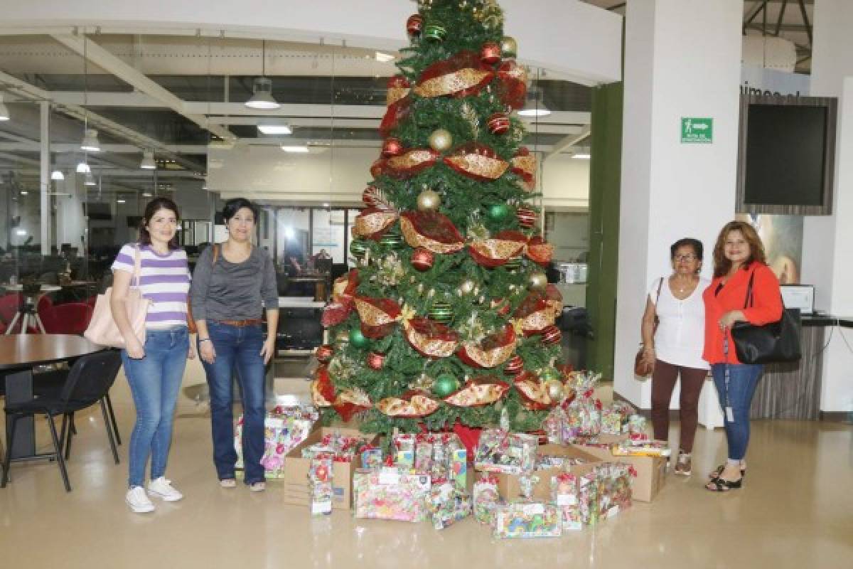 Damas Peruanas y del Mundo propagan el espíritu navideño