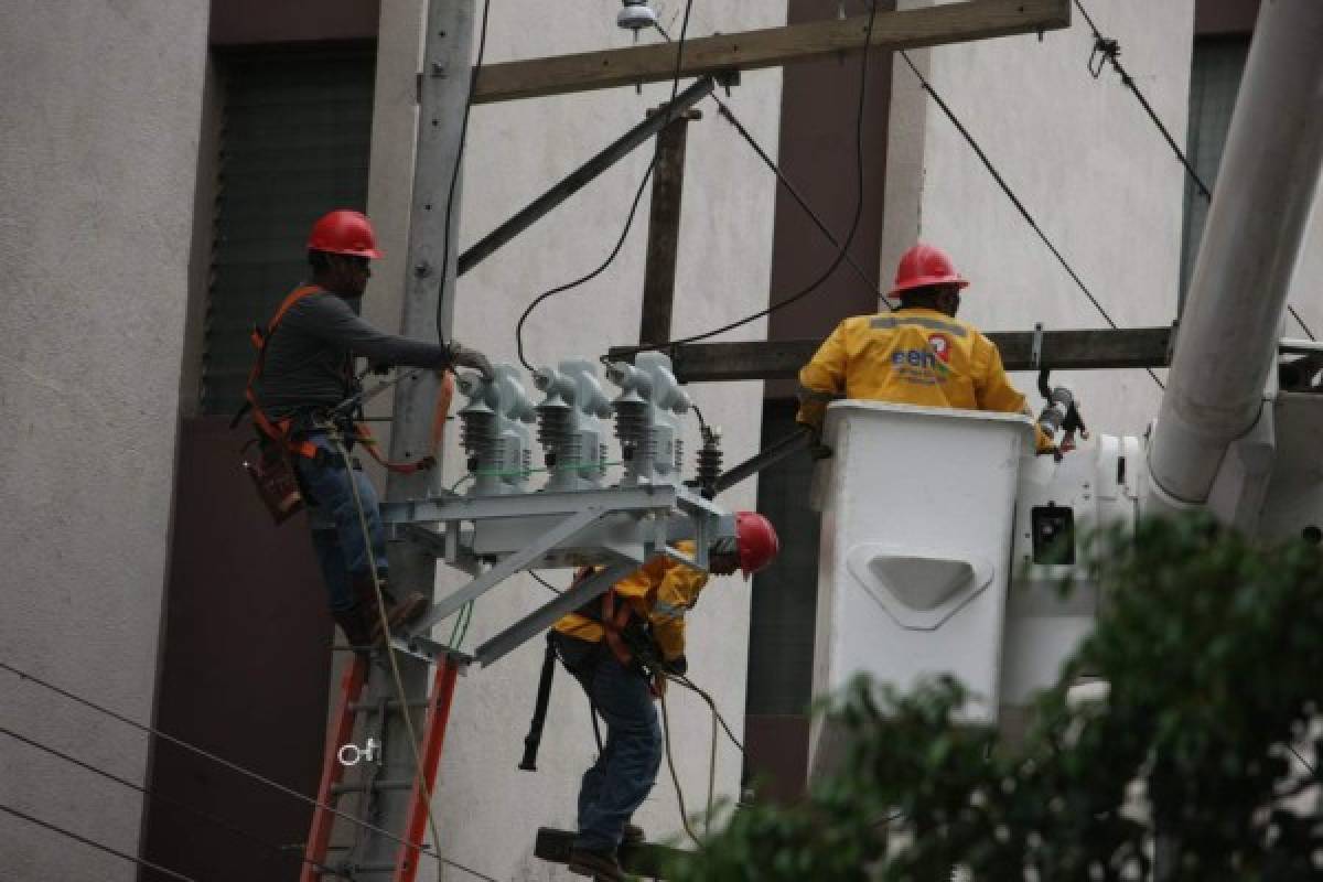 Oscuros intereses complican reforma del sector eléctrico