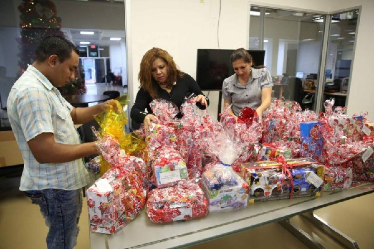 Damas Peruanas se suman con juguetes para cumplir sueños