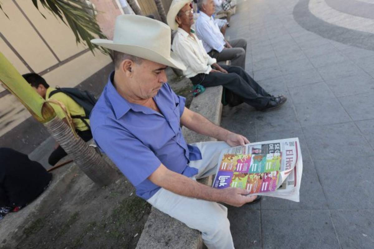 Tarjetas navideñas siguen cautivando a los catrachos