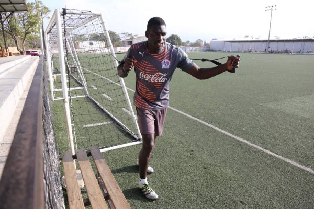 Javier Estupiñán descartado para el juego ante Juticalpa