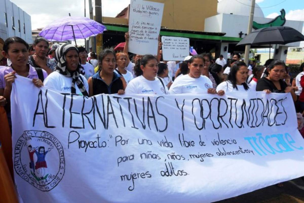 Hondureñas protestan contra violencia de género