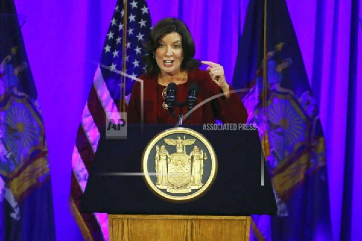 Nueva York tendría la primera mujer gobernadora si se va Cuomo