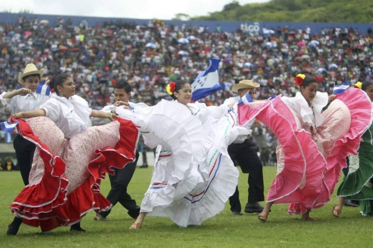 Desfiles se convirtieron en exquisita jornada cultural