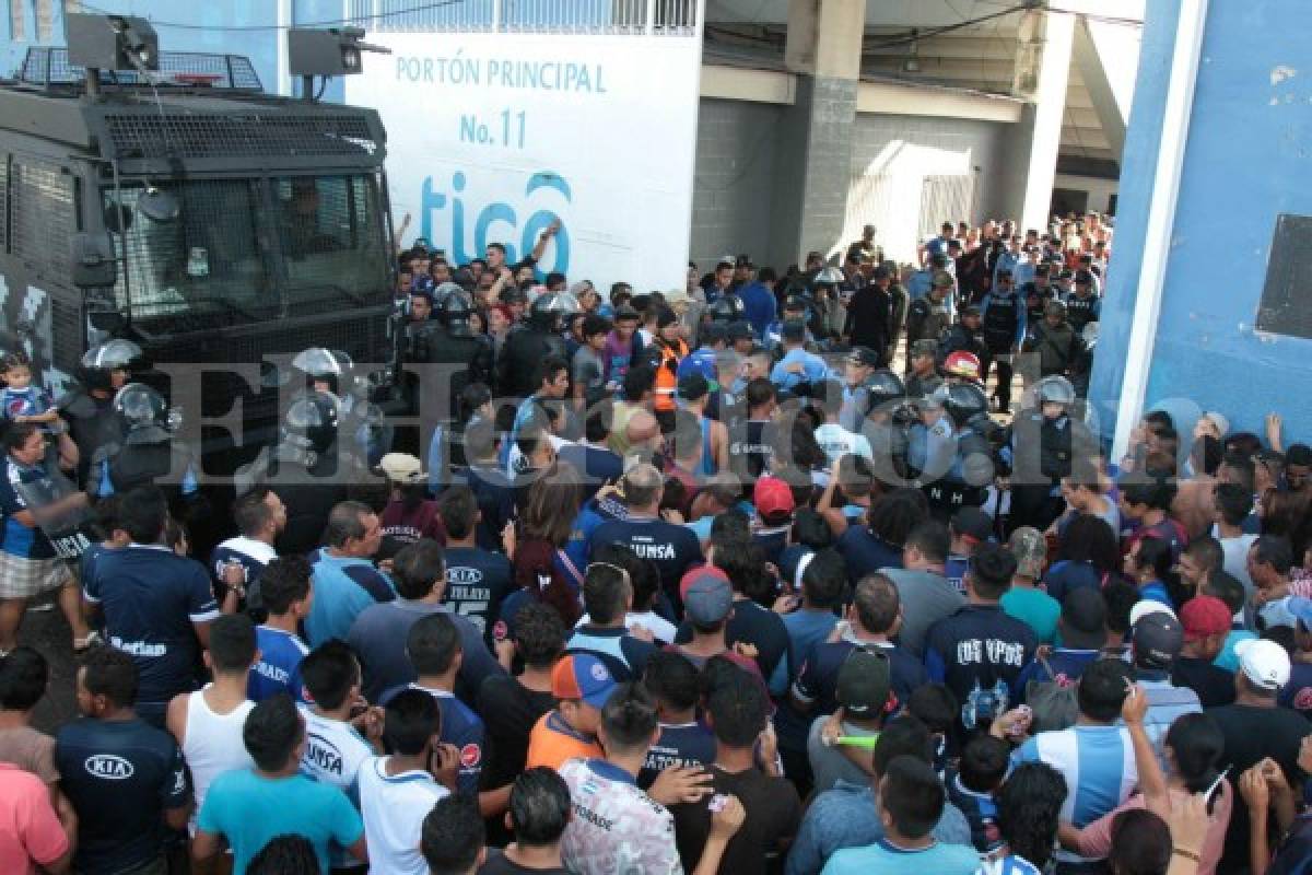 Honduras: ¿Hubo sobreventa y falsificación de boletos en la final del fútbol marcada por la tragedia?