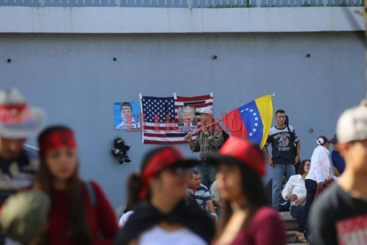 Lanzan bombas lacrimógenas en marcha de la resistencia en la capital