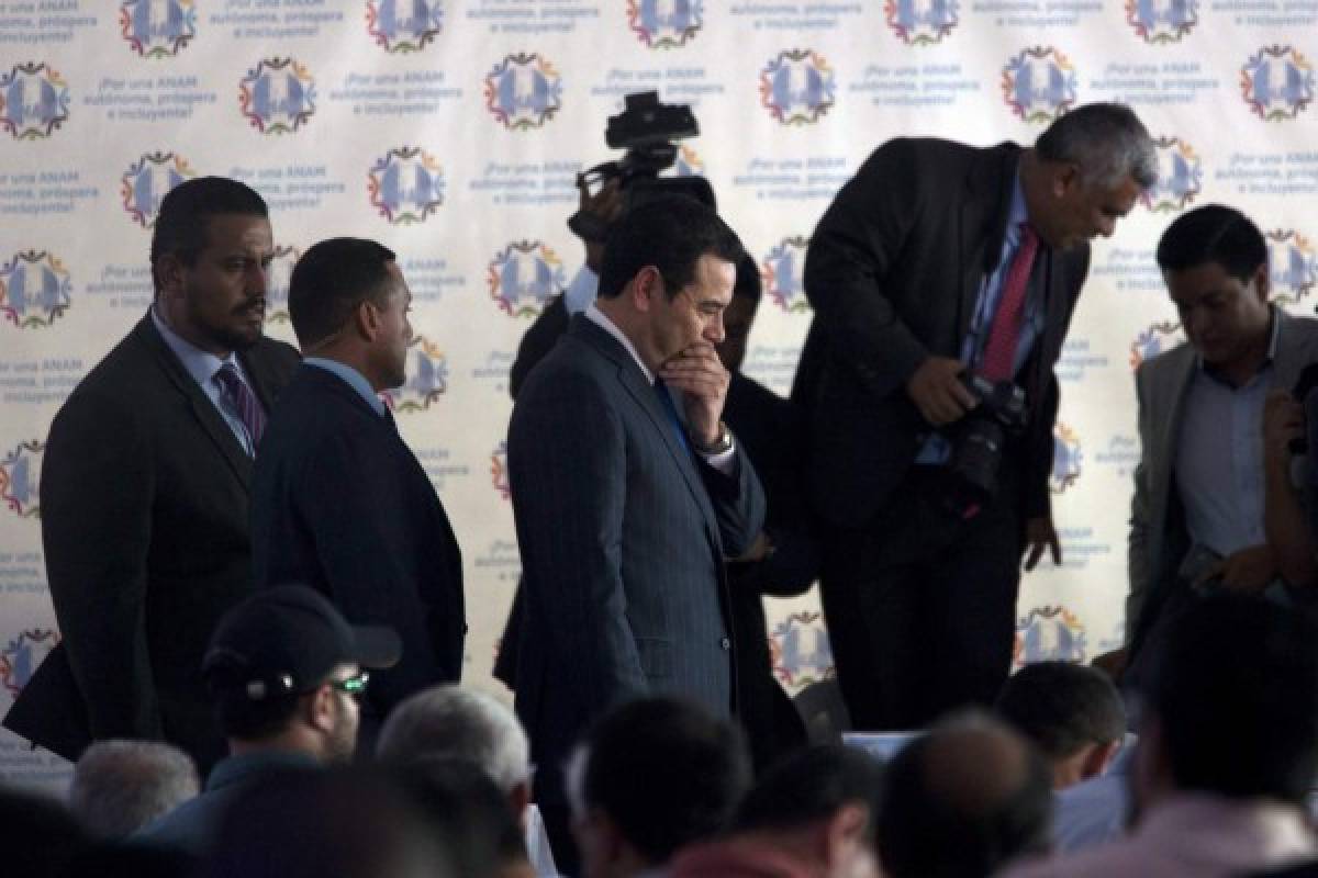 Congresistas consideran inmunidad de presidente guatemalteco acusado de corrupción