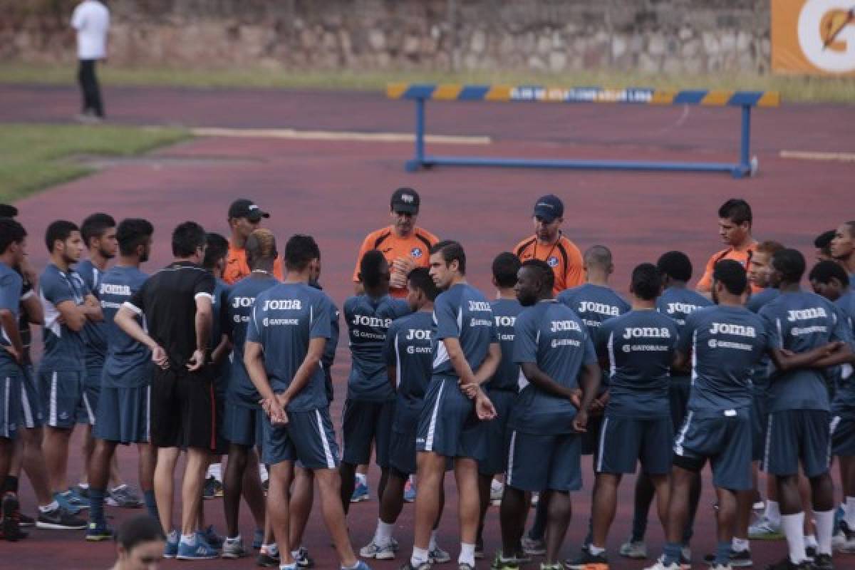 Carlos Discua: 'Los compañeros me hicieron llorar”