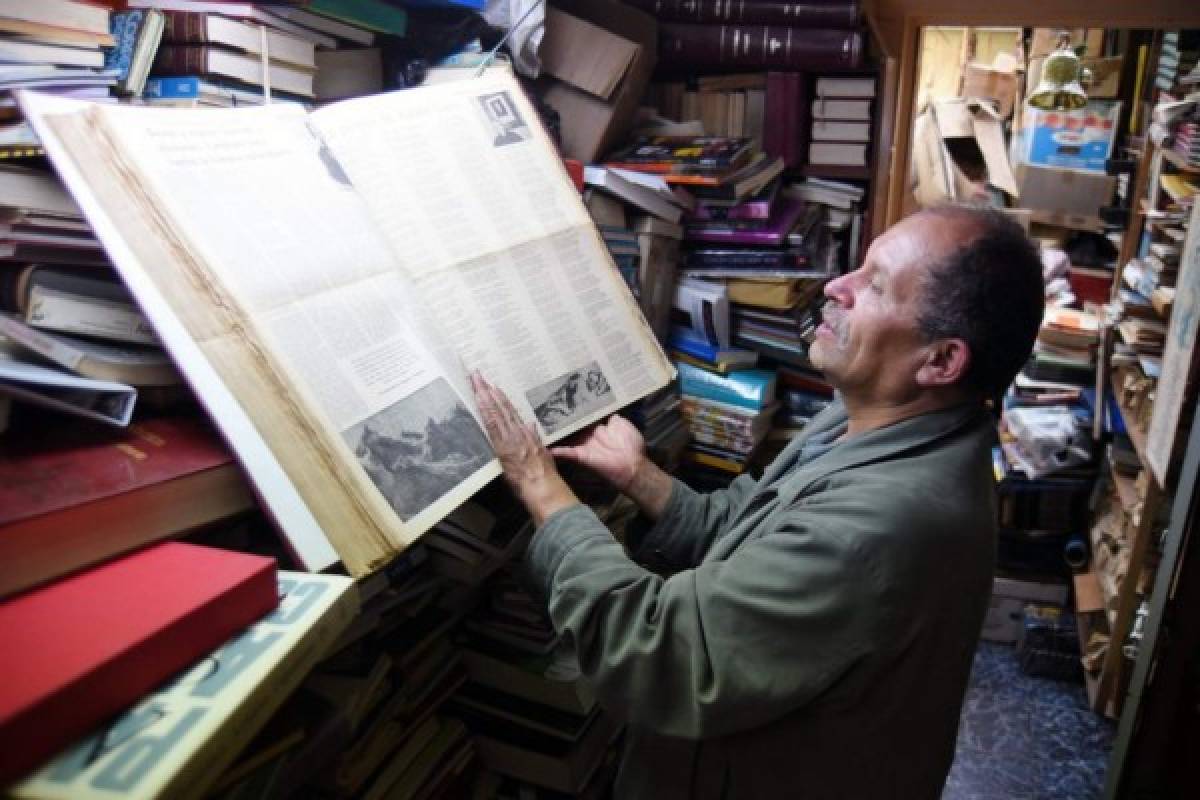 En Colombia, los libros recuperados de la basura todavía tienen la fuerza de las palabras  