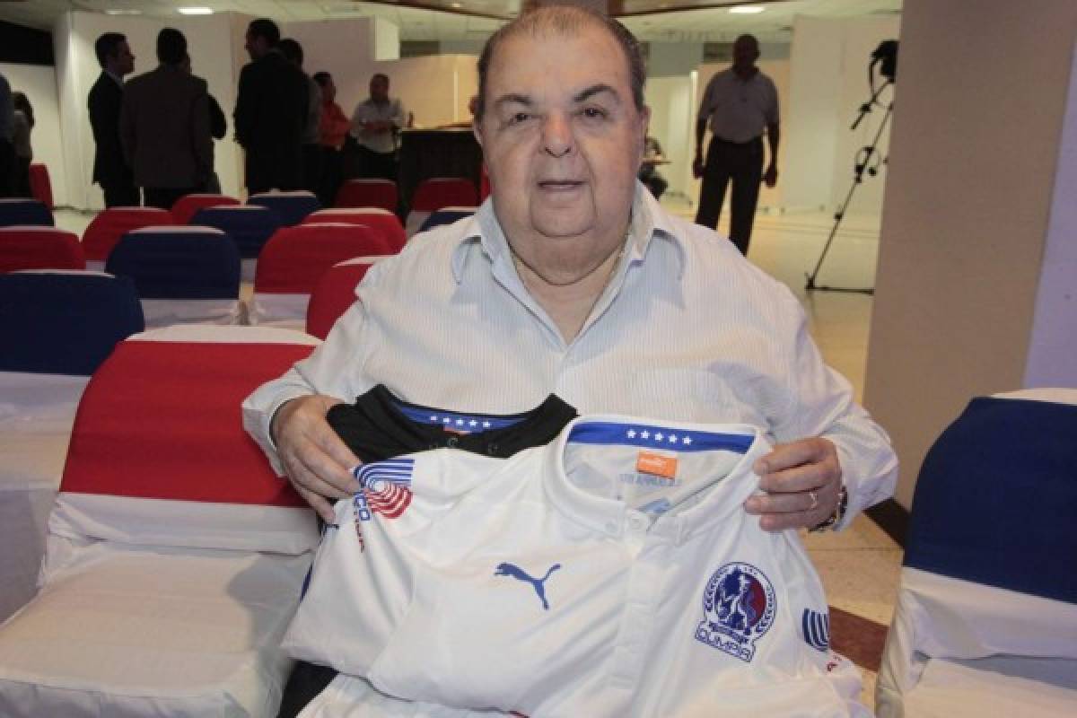 Olimpia presentó nueva piel