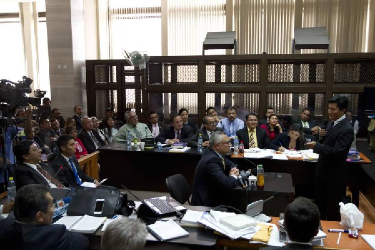 Juez decidirá si expresidente guatemalteco enfrenta juicio por corrupción
