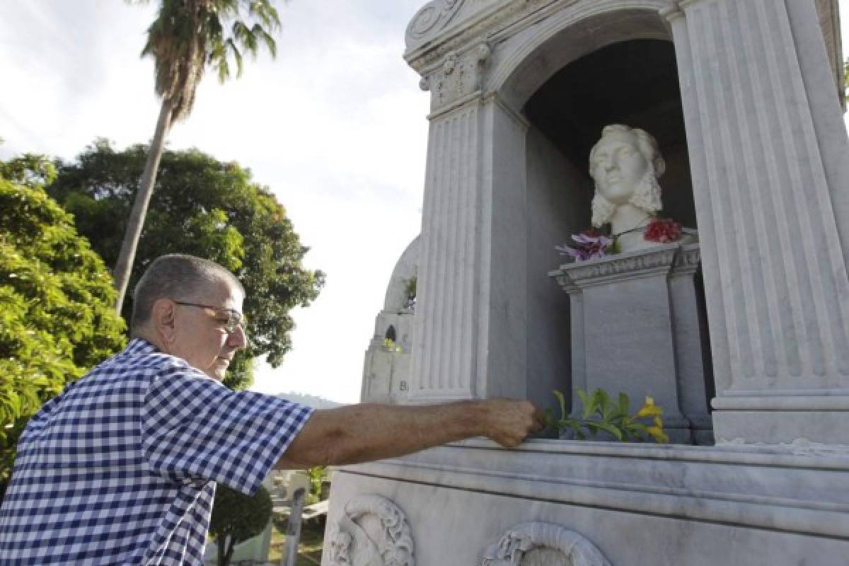 Tumba de Francisco Morazán luce imponente