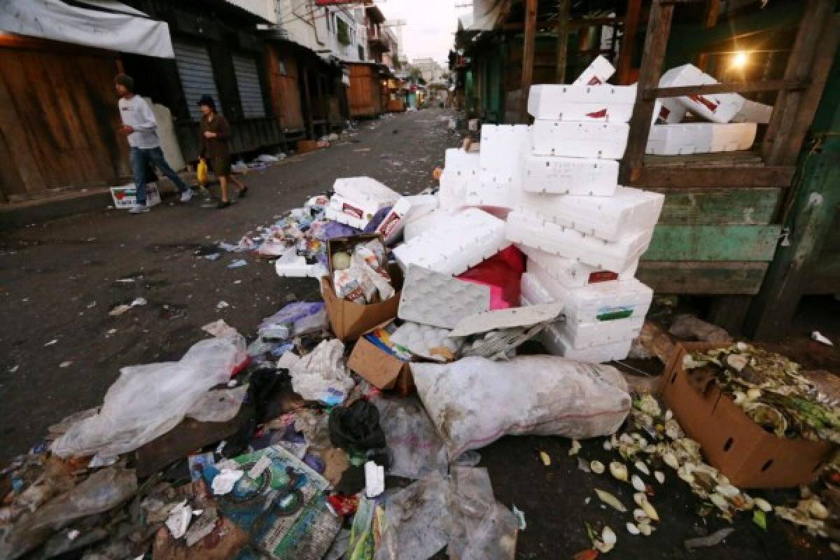 Cerros de basura tras ventas de fin de año en mercados de Comayagüela   