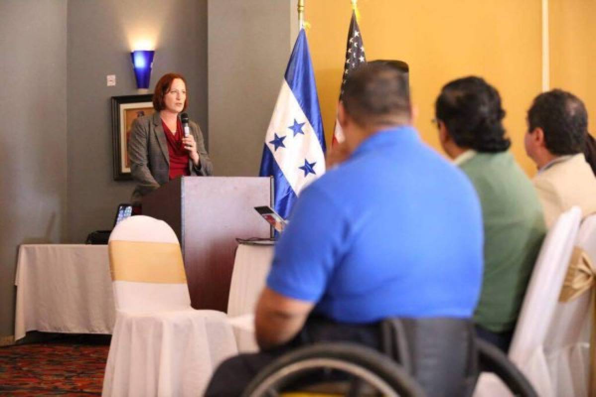 Encargada de negocios de EEUU en Honduras llama al TSE a finalizar conteo de votos de manera libre