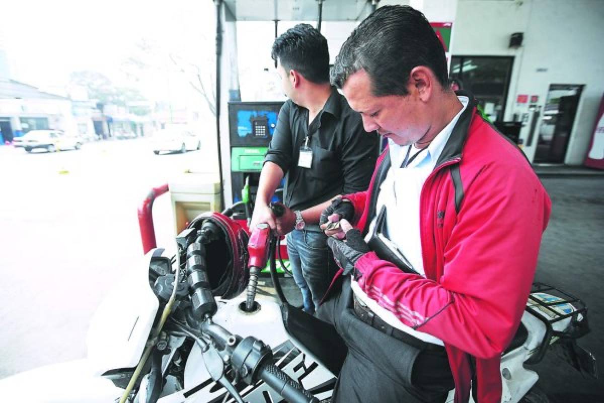 Honduras: Carburantes acumulan más de dos lempiras en rebajas