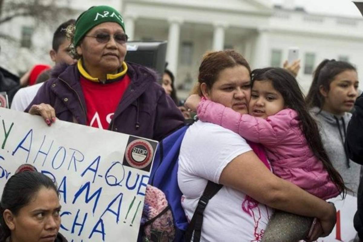 Activistas piden a Barack Obama fin inmediato de las redadas migratorias