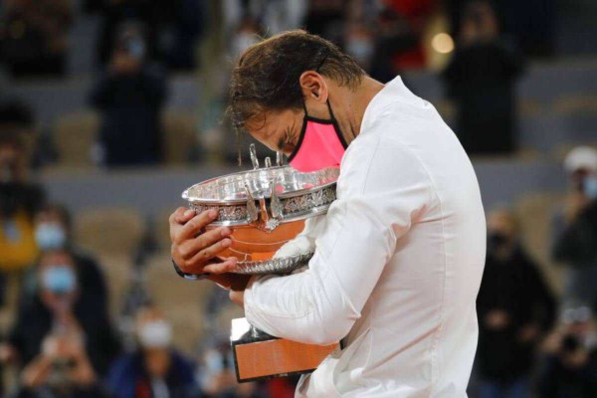 Con 13er trofeo en París, Nadal alcanza a Federer