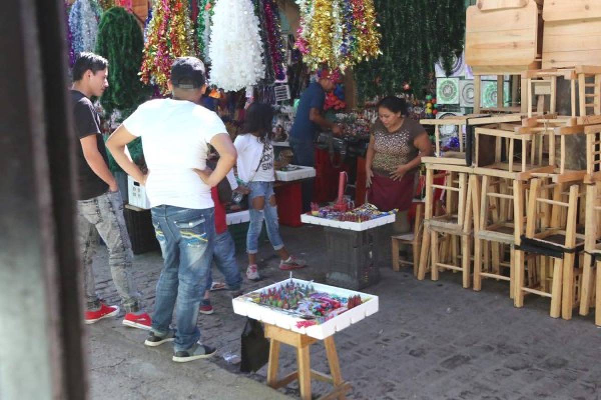 Incontrolable la venta de pólvora en los mercados de la capital de Honduras