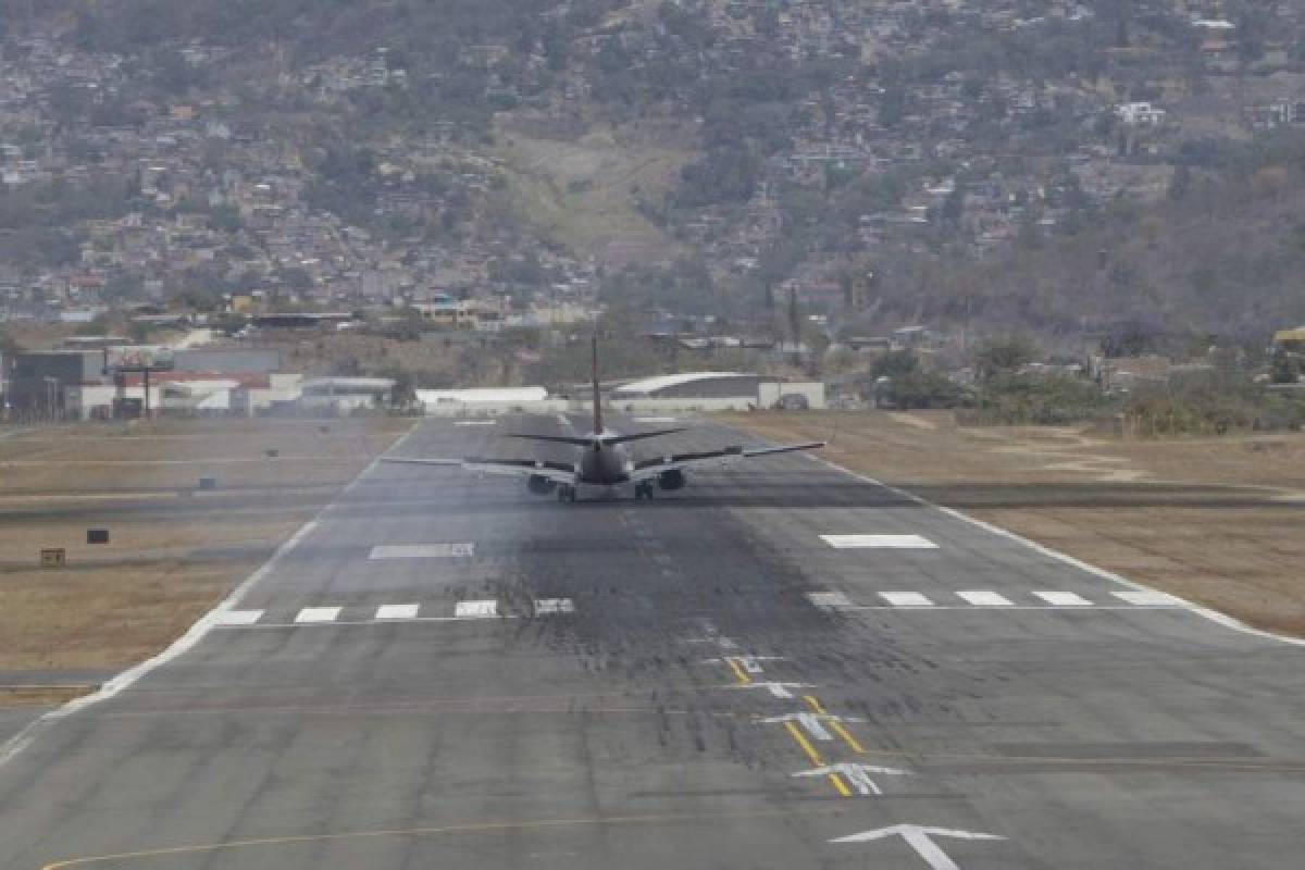 Avión casi se sale de la pista de Toncontín