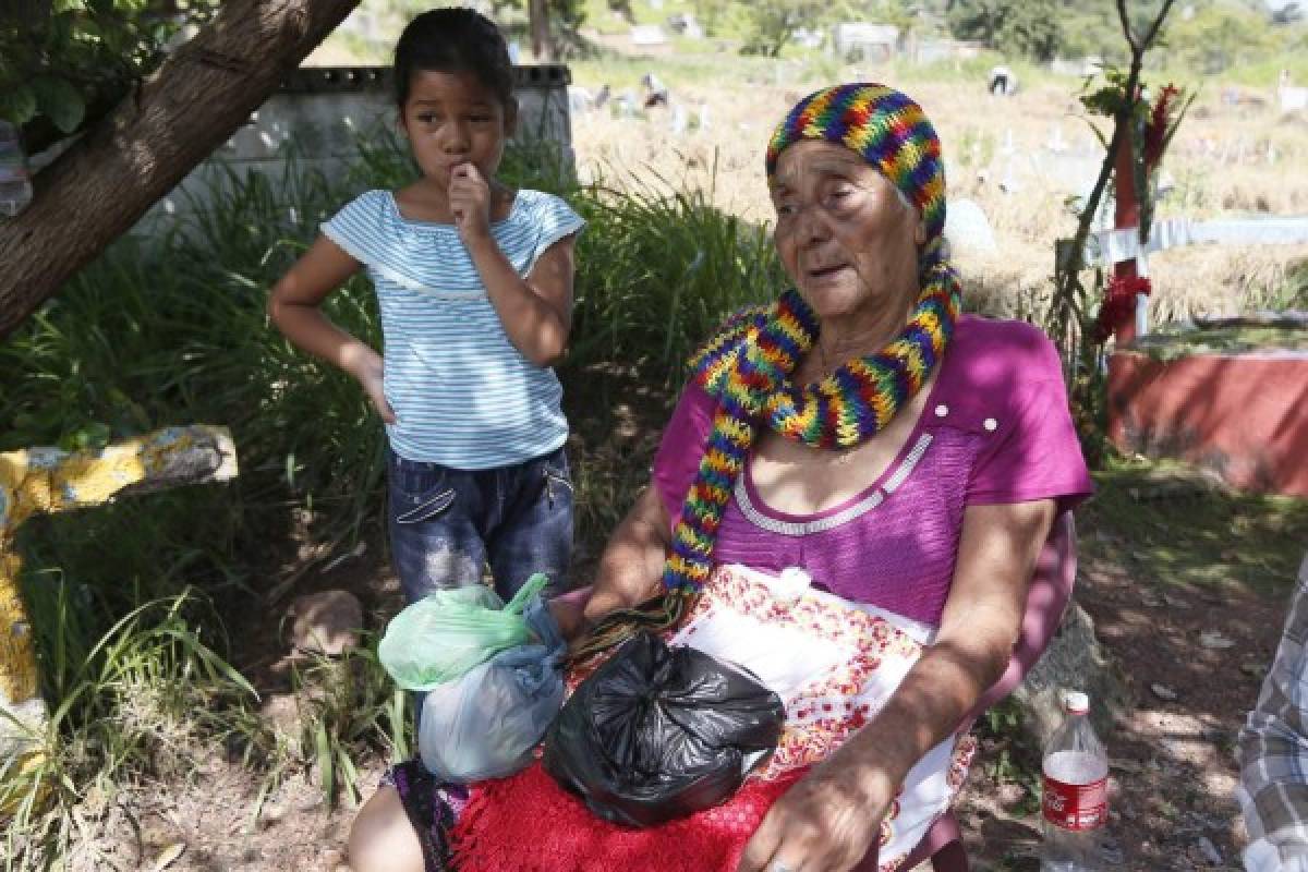 Historias de amor y ternura que comparten los capitalinos en el Día de los Muertos