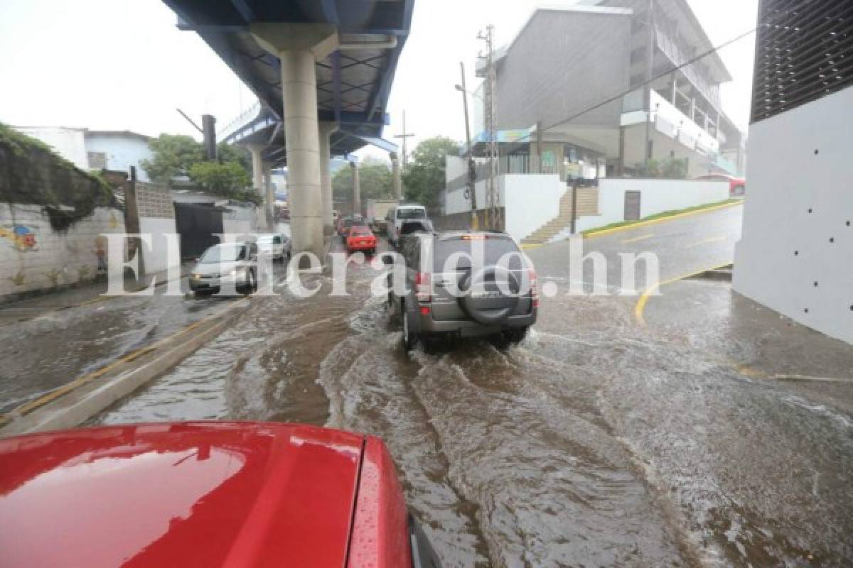 Lluvias con actividad eléctrica en la capital de Honduras este domingo