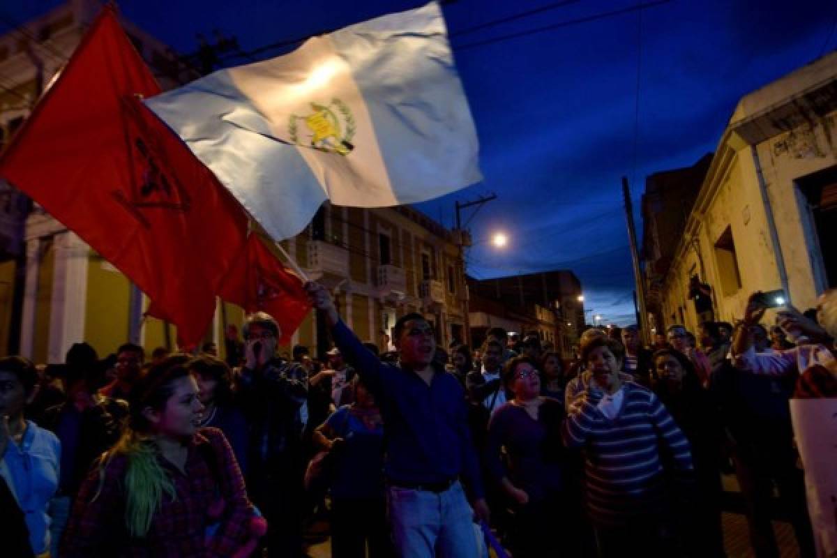 Las manifestaciones en Guatemala esta semana patentaron su apoyo a la Fiscal Thelma Aldana y a la CICIG. (Foto: AFP/ El Heraldo Honduras/ Noticias de Honduras)