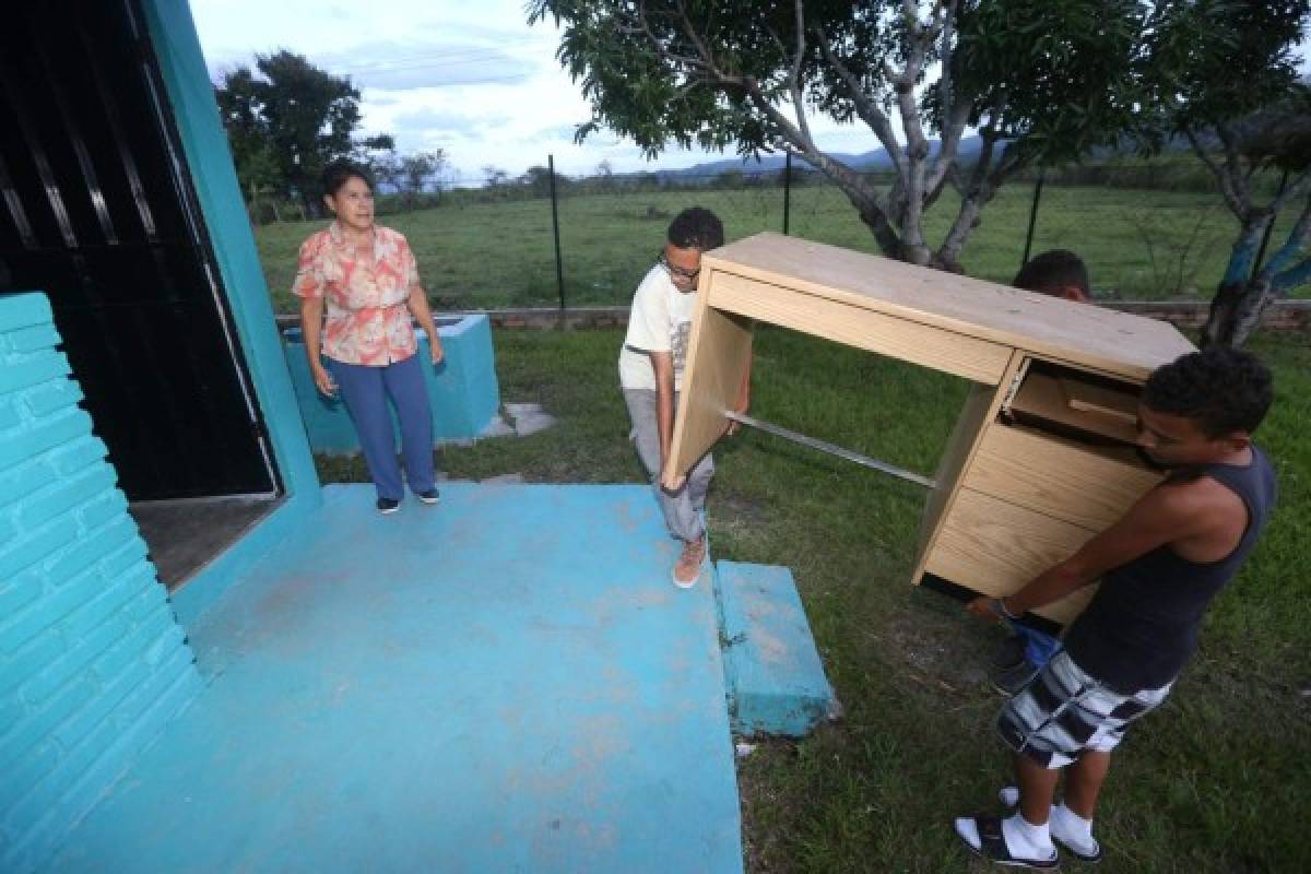 EL HERALDO y CEPUDO donan mobiliario en centros educativos