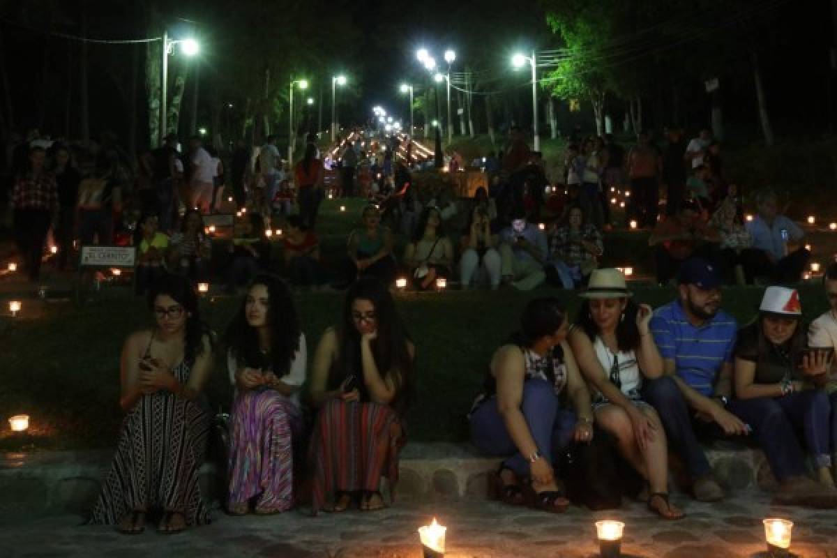 Los visitantes piden sus deseos al escalar las míticas gradas. Foto: José López Trejo/EL HERALDO.