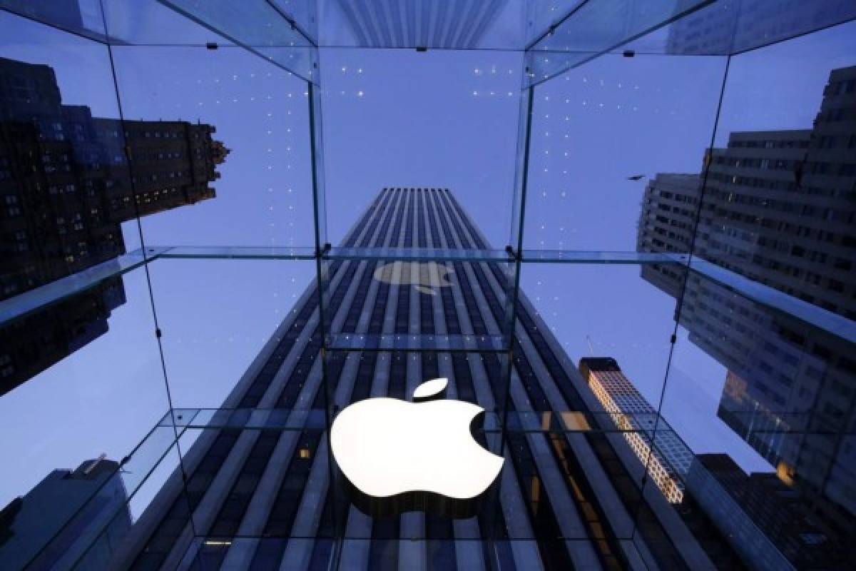 Apple pondera reembolso a clientes por escándalo de baterías