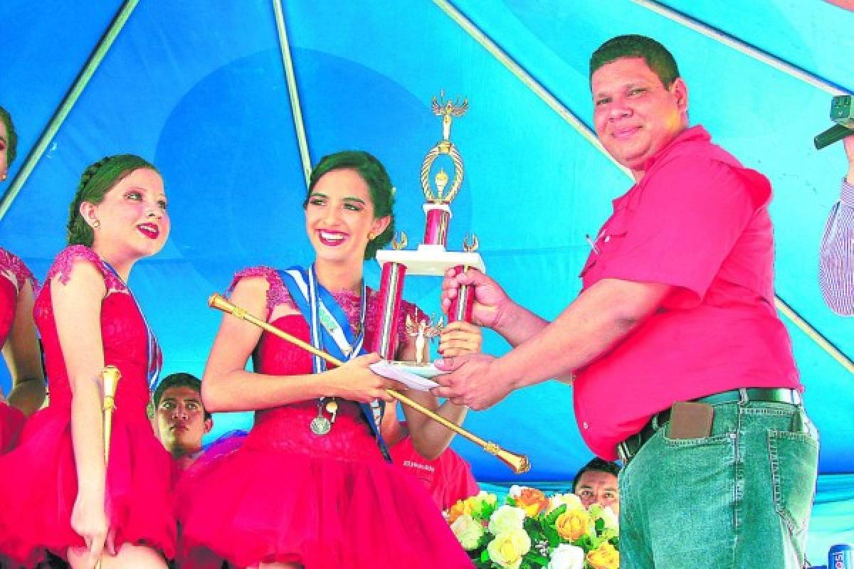 Desafío de hermosas palillonas engalanó la ciudad de Choluteca