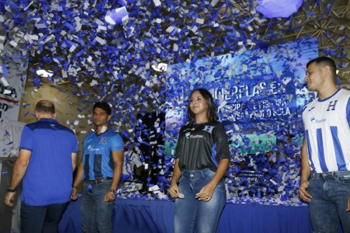 Ficohsa presentó la camisa oficial réplica de la Selección de Honduras