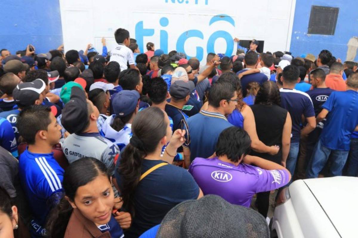 Presidente del Honduras de El Progreso lamenta tragedia en la final: 'Es triste venir y ver muertos en el piso'