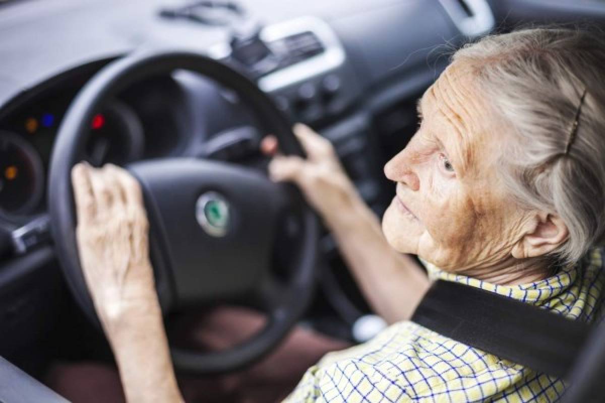 Tercera edad al volante: ¿hasta cuándo conducir?