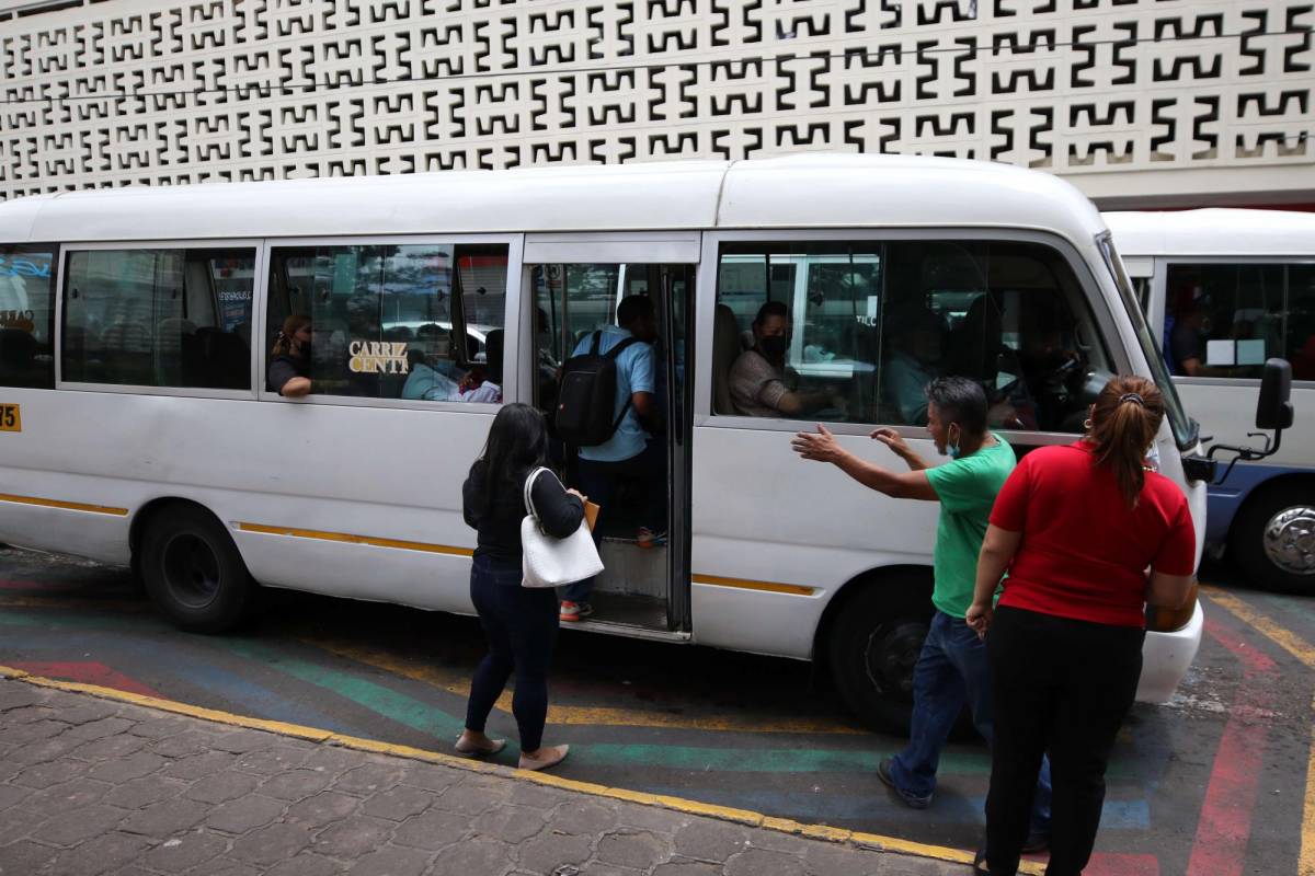 Transportistas piden que les den el dinero incautado por extorsión
