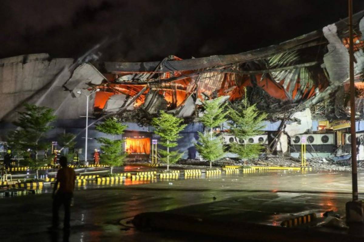 Filipinas teme al menos 37 muertos en el incendio del centro comercial 