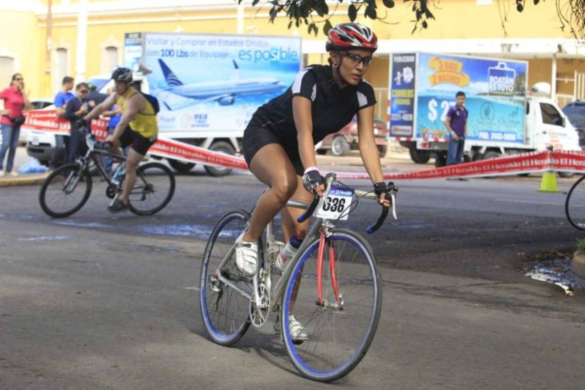 III Vuelta Ciclística hizo vibrar el pavimento