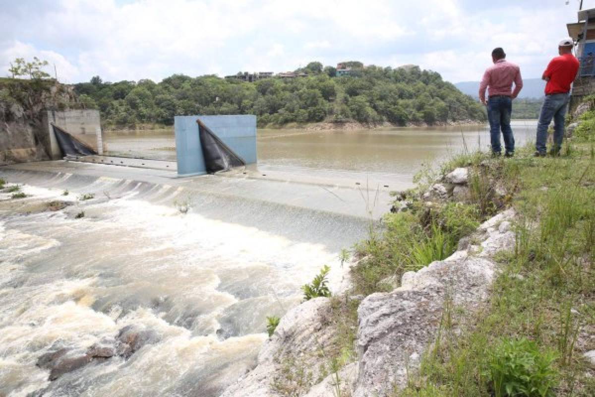 De seguir lluvias, Laureles alcanzará su máximo nivel