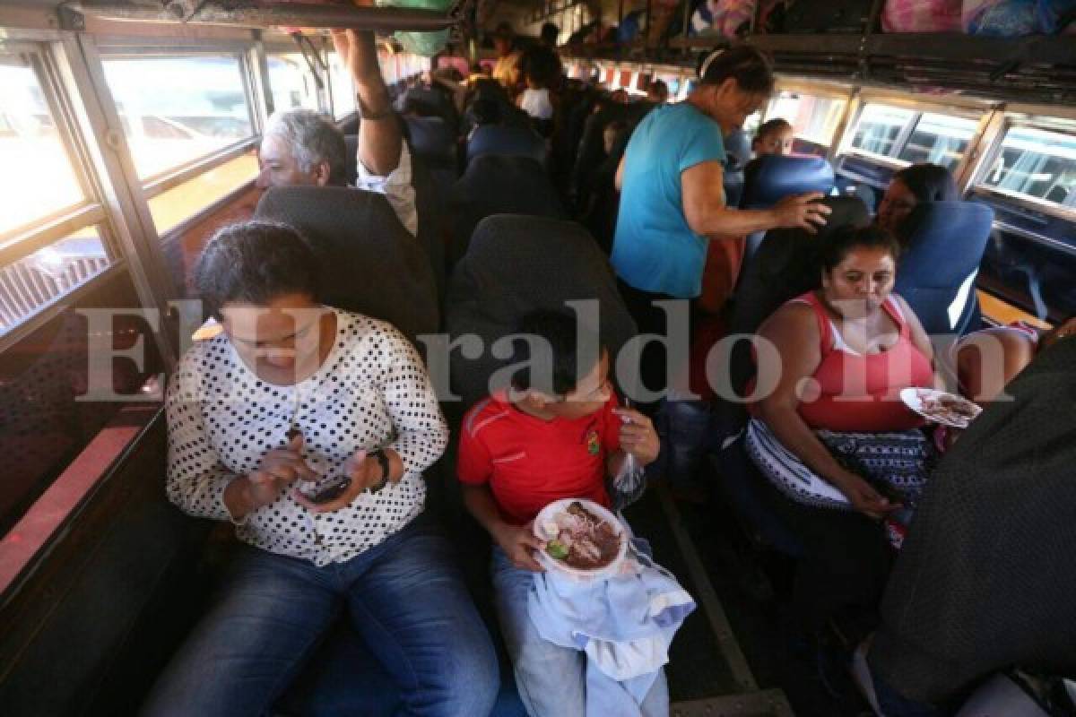 Capitalinos abarrotan terminales para viajar en fin de año