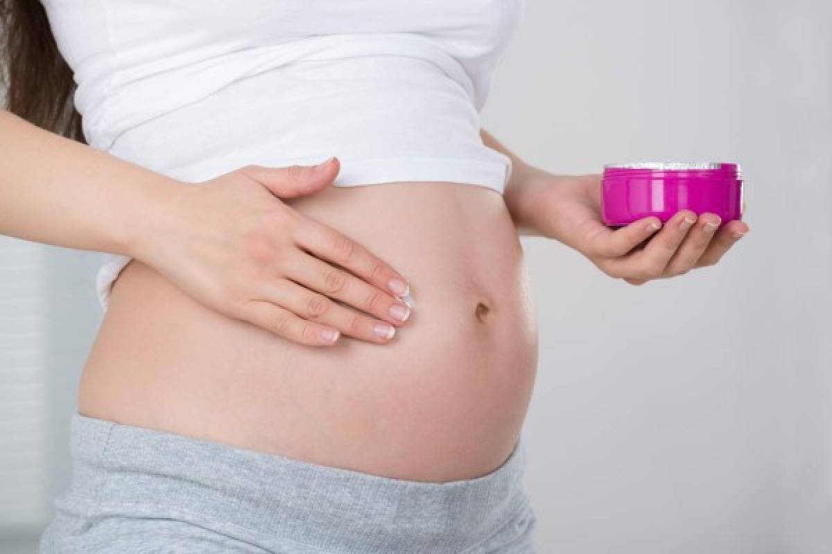 ¿Cómo cuidar la piel durante el embarazo? Más allá de los cosméticos formulados para ser usados durante el embarazo, trazamos la guía de belleza para futuras mamás.