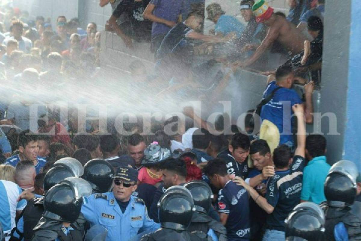 Aficionado de Motagua celebraba en la fila y minutos después murió en violenta estampida