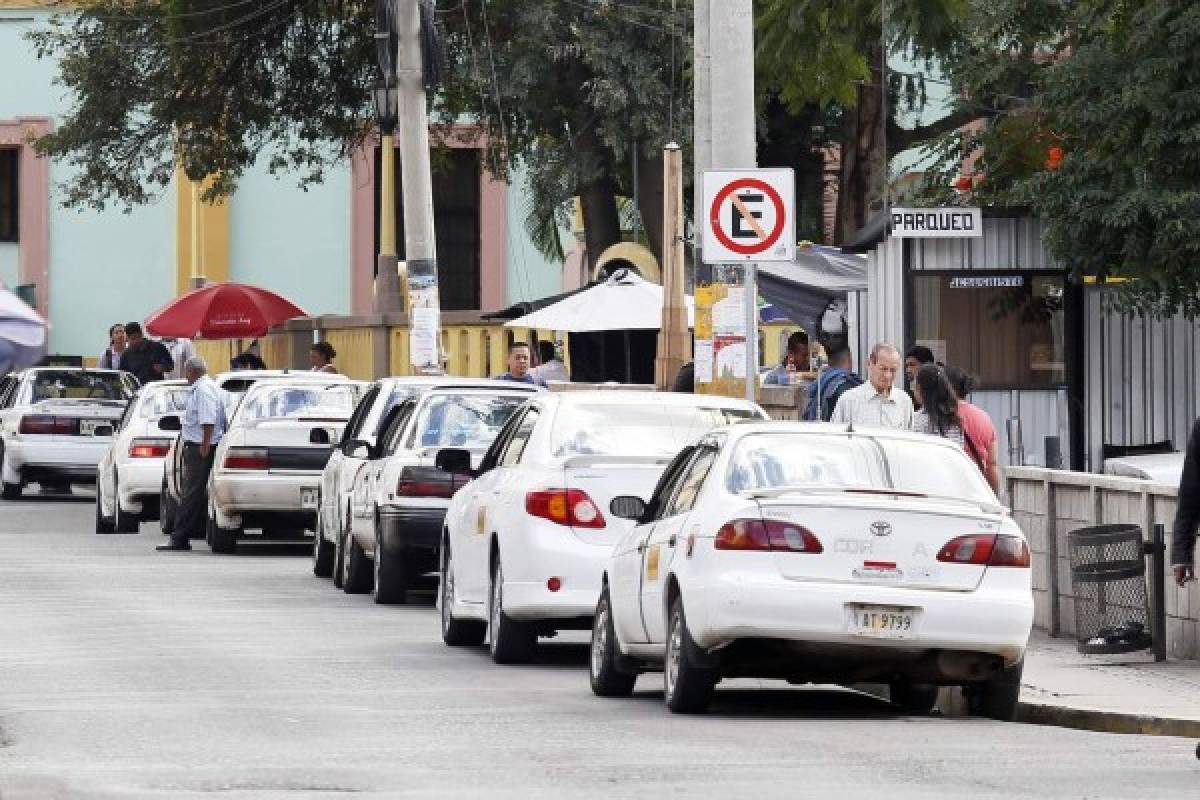 Incontrolable el desorden vial en el centro histórico de la capital de Honduras